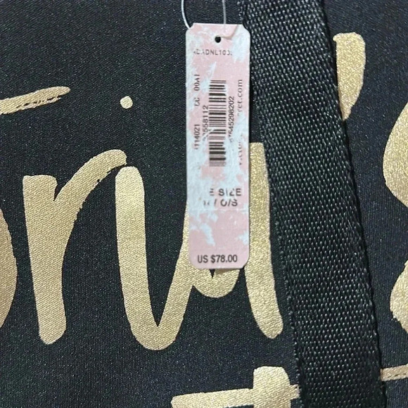 NWT Victoria’s Secret insulated tote bag. - Picture 5 of 5